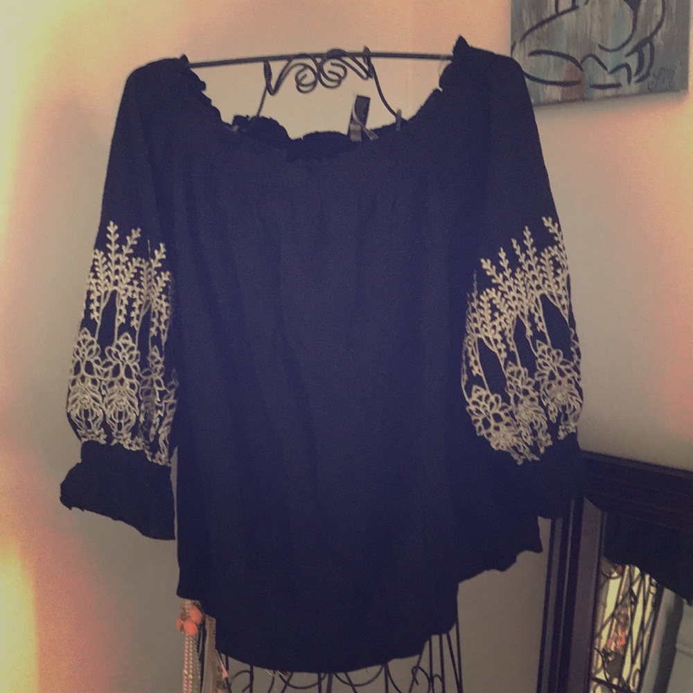Inc. black off the shoulder embroidered top XL